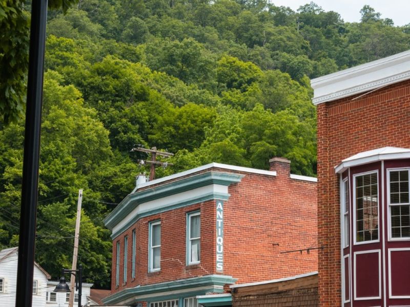 wp-content/uploads/2026/05/shutterstock-berkeley-springs-wv.jpg