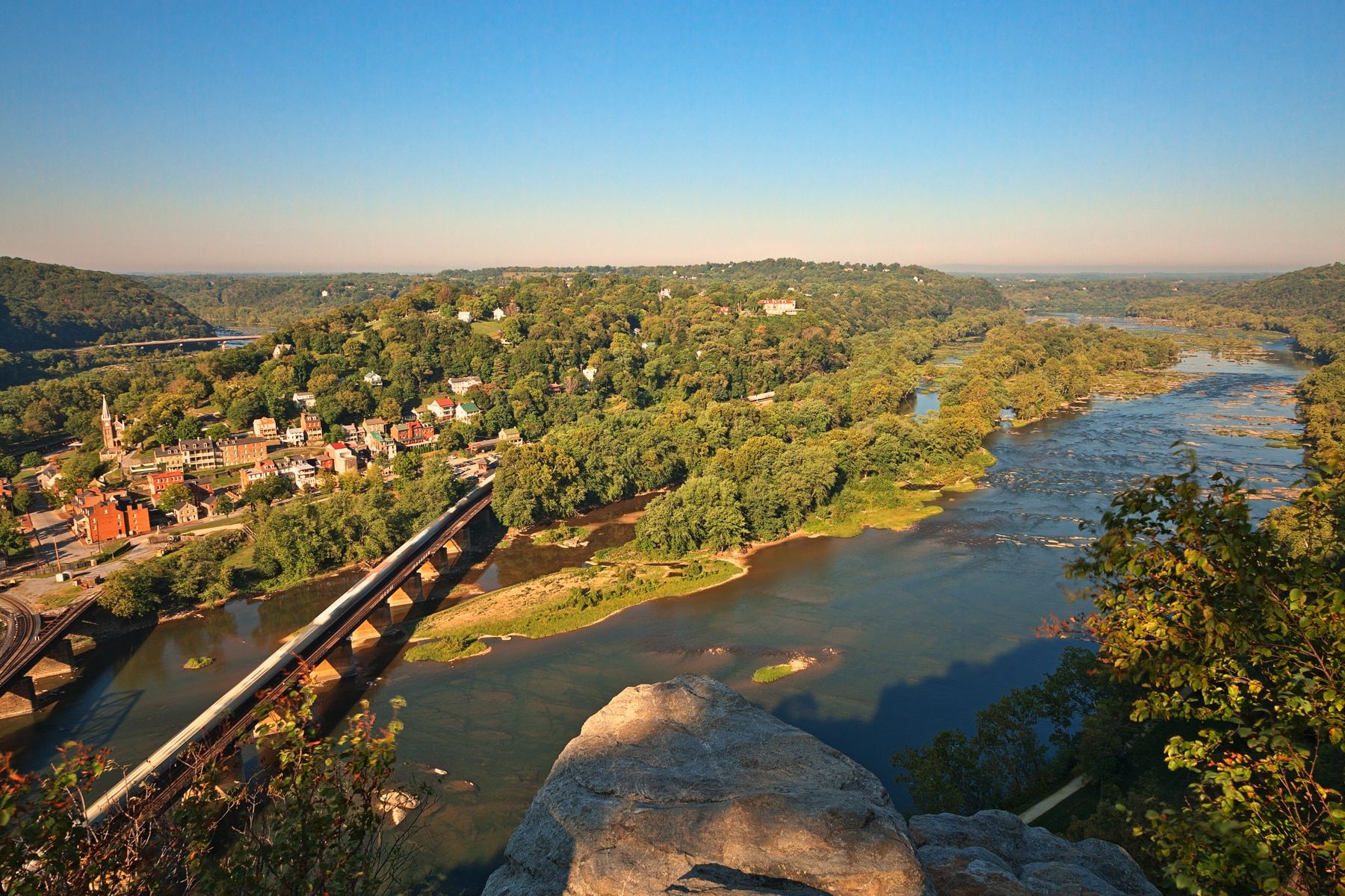 A Visitor’s Guide to Harpers Ferry National Park: History, Hiking & Top Tips Featured Image