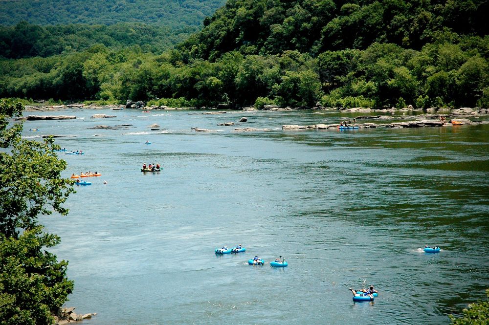 Tubing in Harpers Ferry: What to Know Featured Image