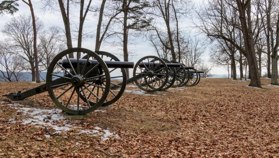 wp-content/uploads/2025/05/american-civil-war-cannons-in-winter-at-bolivar-heights-orig-2.jpg