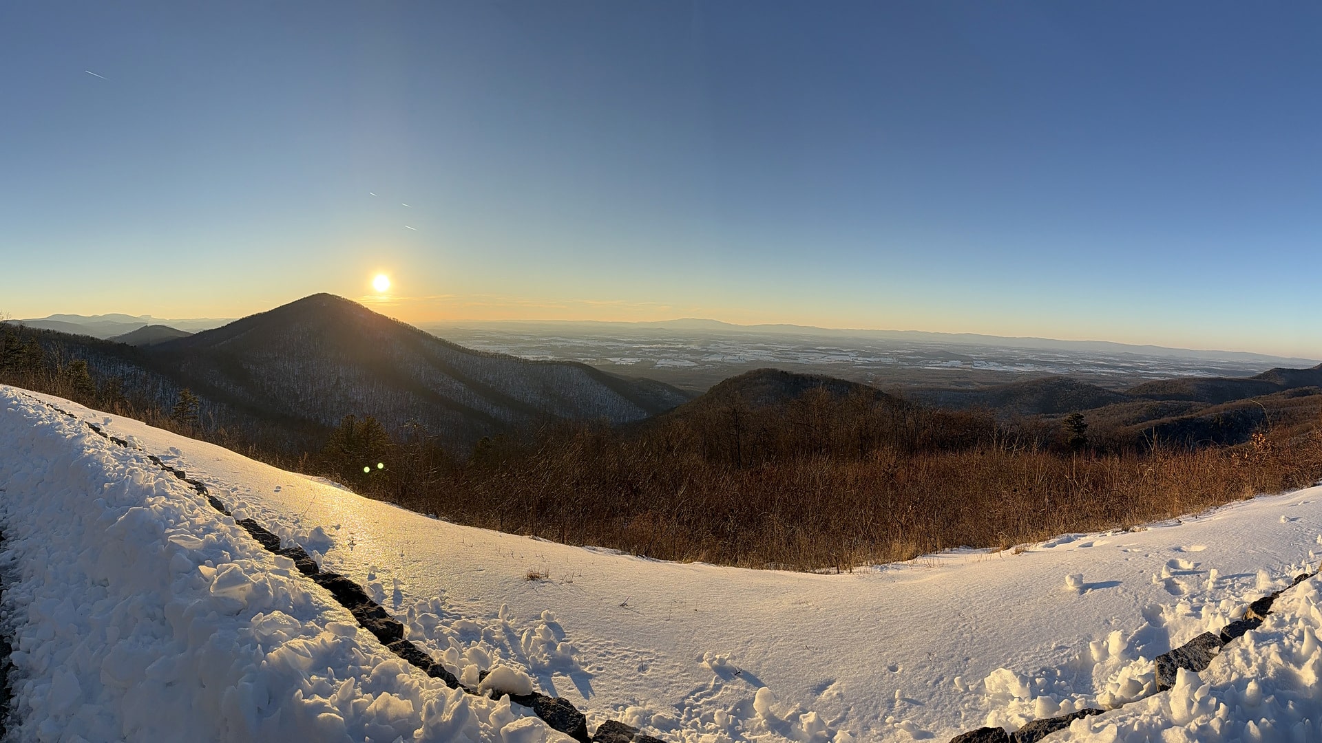 Shenandoah National Park in Winter: What’s Open, Where to Hike & Where to Stay (2026–27) Featured Image