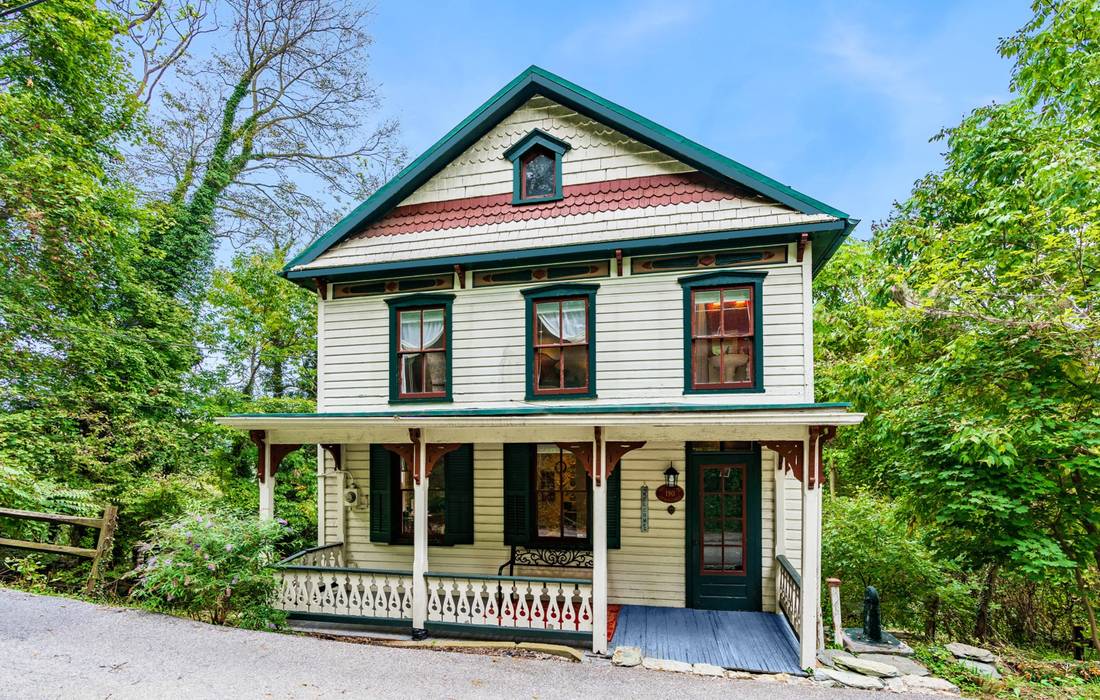 Waverly Cottage, a historic 1840s Victorian home in downtown Harpers Ferry